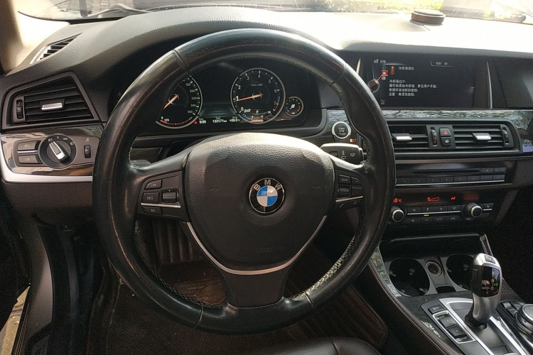 宝马5系 2014款 525Li 豪华设计套装中控内饰13