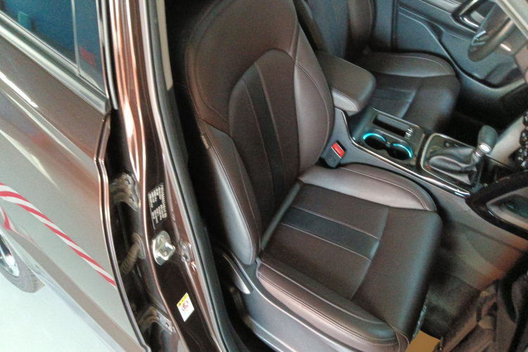 广汽传祺 传祺GS4 2018款 235T 自动两驱至尊版局部细节41