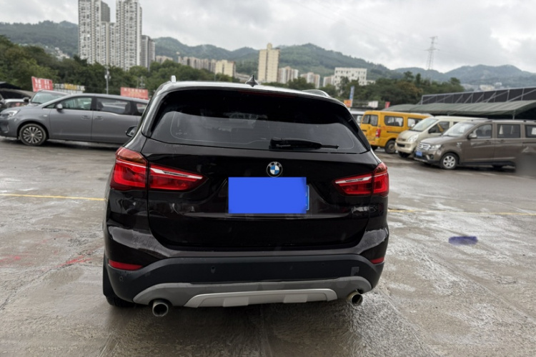 宝马X1 2018款 sDrive20Li 领先型车身外观6004