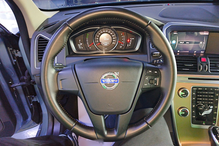 沃尔沃XC60 2017款 T5 智行升级版中控内饰13