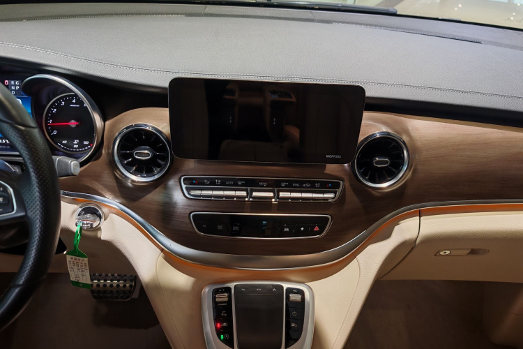 奔驰V级 2020款 V 260 L 长轴距豪华版局部细节16