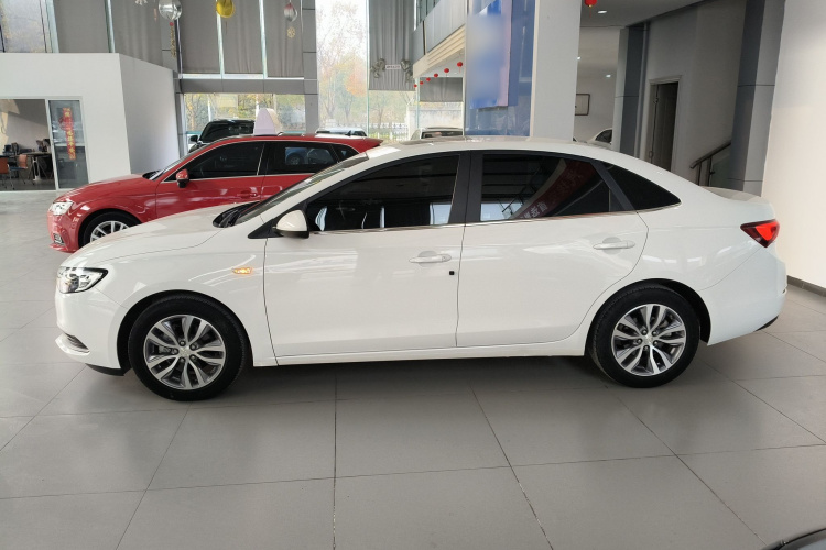 别克 英朗 2021款 改款 1.3T 自动轻混动精英型车身外观4