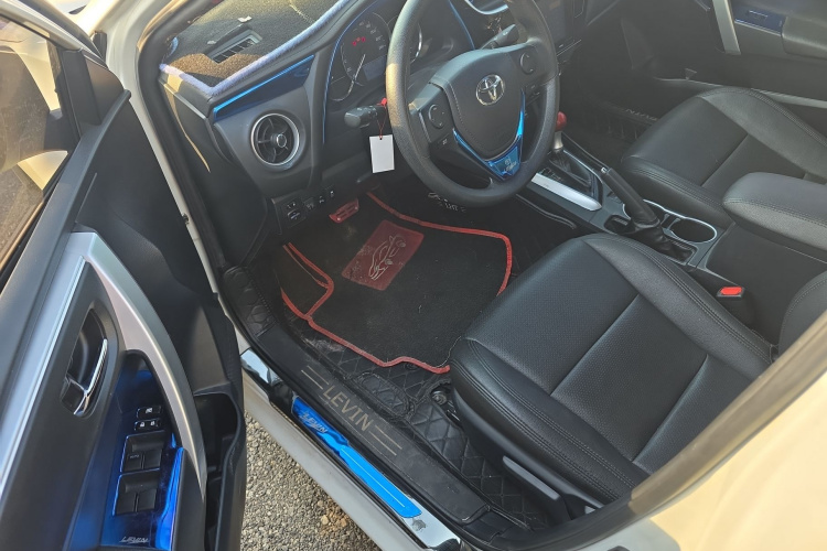 丰田 雷凌 2017款 改款 185T CVT精英版 国V中控内饰7003