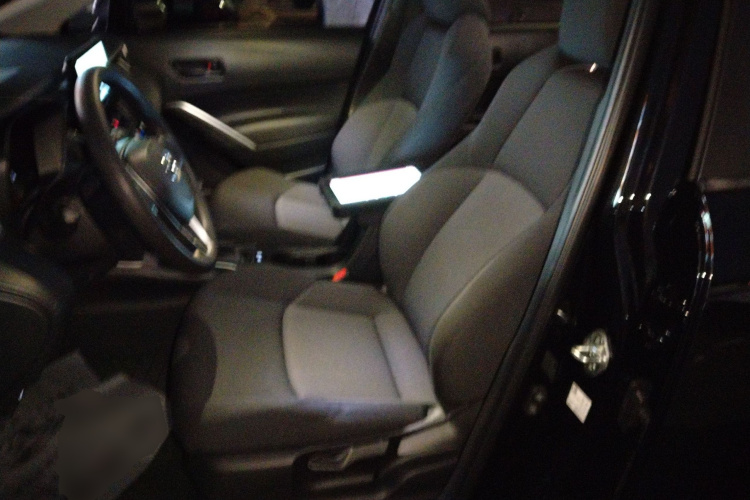 丰田 锋兰达 2023款 2.0L CVT精英版中控内饰19