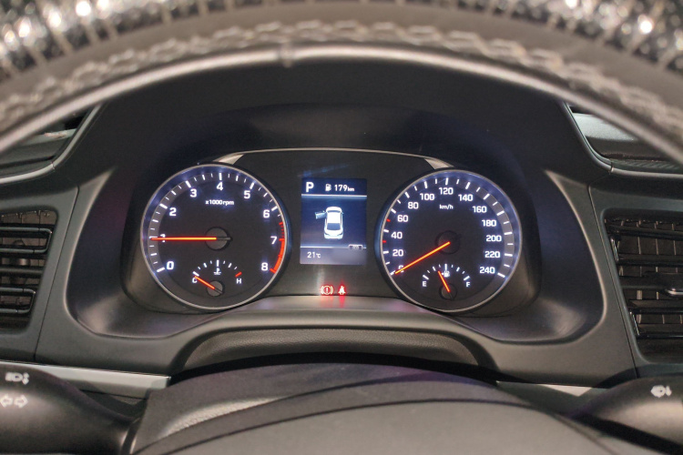 现代 领动 2020款 1.5L CVT智炫·精英型局部细节14