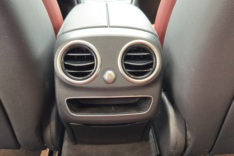 奔驰C级 2021款 C 260 星耀臻藏版中控内饰7009