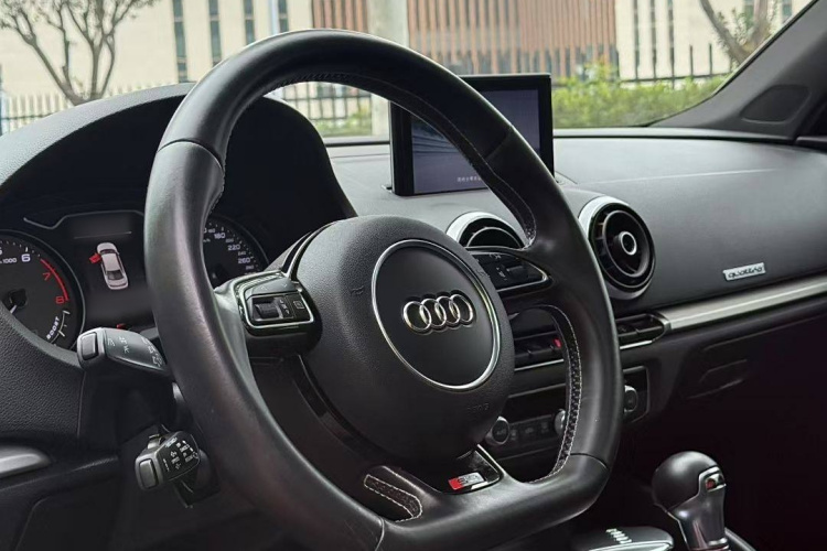 奥迪S3 2015款 S3 2.0T Limousine中控内饰7003