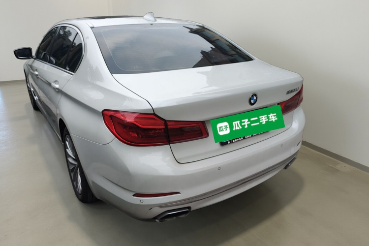 宝马5系 2020款 530Li 领先型 豪华套装车身外观5