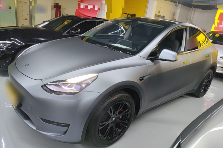 特斯拉 Model Y 2022款 后轮驱动版车身外观4