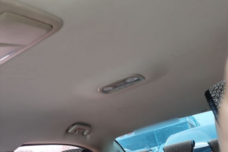 吉利汽车 帝豪 2017款 三厢百万款 1.5L CVT豪华型局部细节22