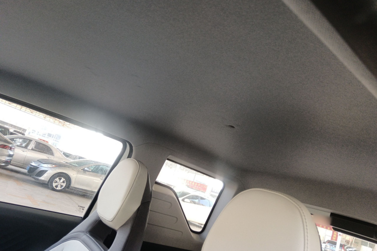 吉利银河 2025款 210km 熊猫骑士中控内饰22