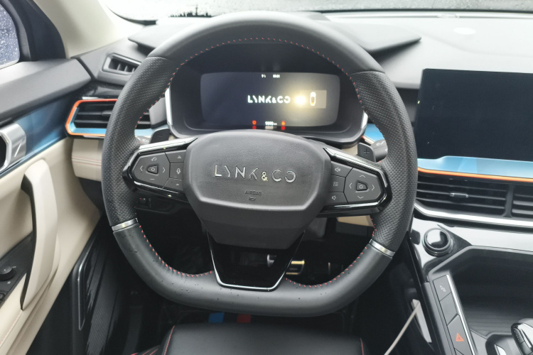 领克06 2020款 1.5T 耀Halo中控内饰13