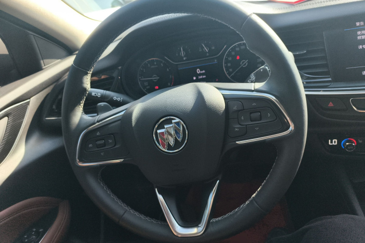 别克 君威 2023款 552T 智享型中控内饰13