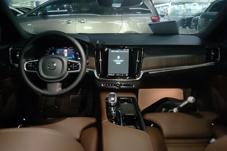 沃尔沃S90 2025款 B5 智远豪华版中控内饰7002