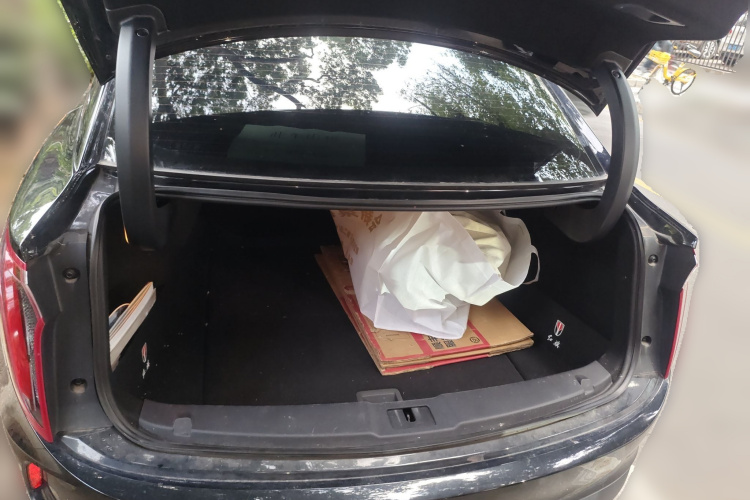 红旗E-QM5 2022款 431km 充电乐享版局部细节23