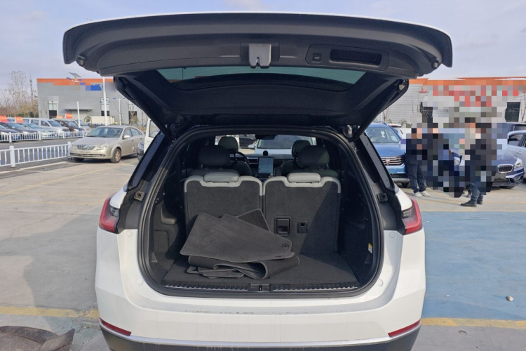 蔚来ES8 2020款 580KM 签名版 六座版机舱底盘23