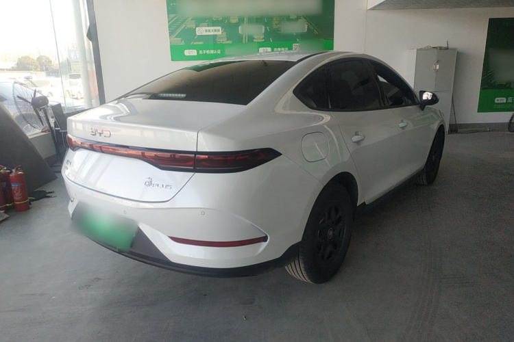 比亚迪 秦PLUS 2025款 DM-i 智驾版 55KM领先型车身外观7