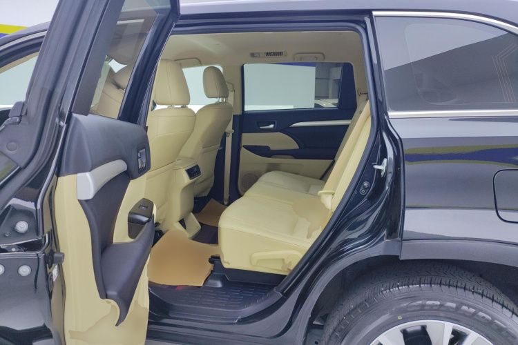 丰田 汉兰达 2021款 2.0T 两驱精英版 5座中控内饰21