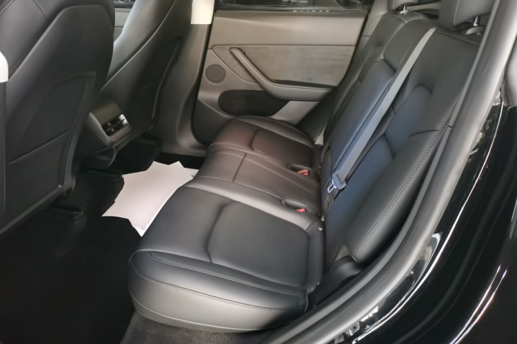 特斯拉 Model Y 2022款 改款 后轮驱动版中控内饰21