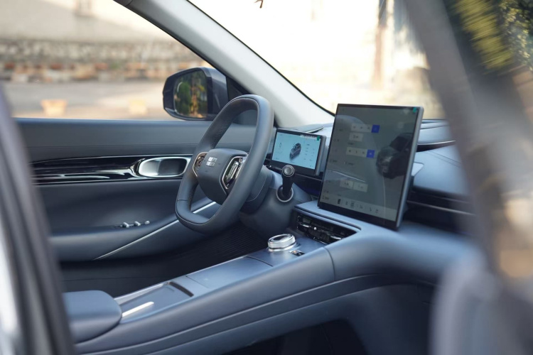 吉利银河 银河E5 2024款 530km 星舰版中控内饰7012