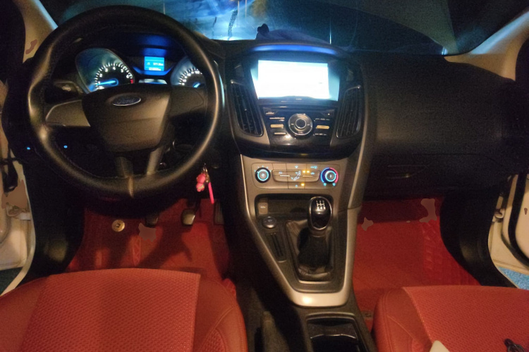 福特 福克斯 2017款 两厢 1.6L 手动舒适型智行版中控内饰12