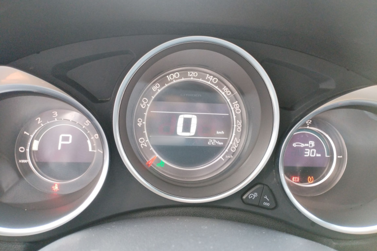 雪铁龙C4L 2016款 1.6T 自动精英型局部细节14