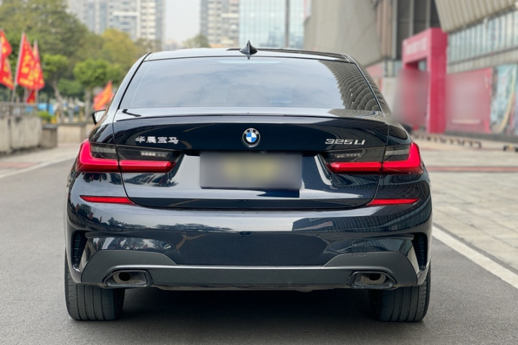 宝马3系 2022款 325Li M运动曜夜套装车身外观6005