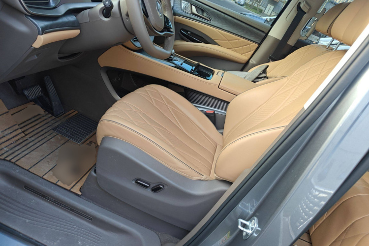 腾势D9 2022款 DM-i 945 豪华型中控内饰19