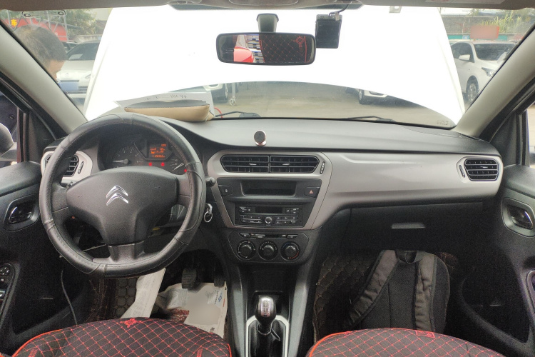 雪铁龙 爱丽舍 2015款 质尚版 1.6L 手动时尚型中控内饰7002