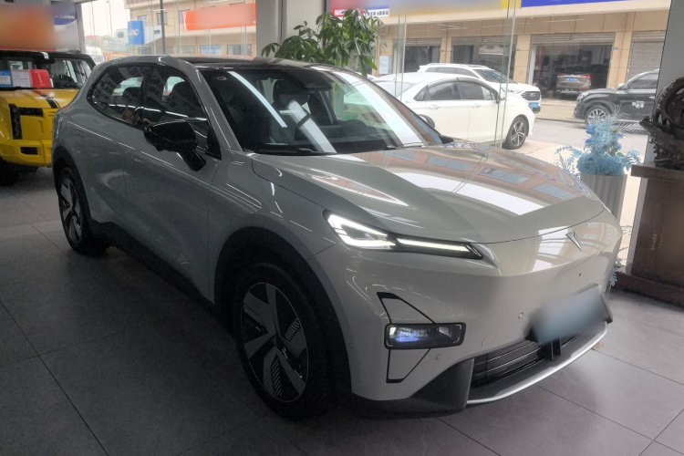 深蓝汽车 深蓝S05 2024款 510Ultra纯电版车身外观3