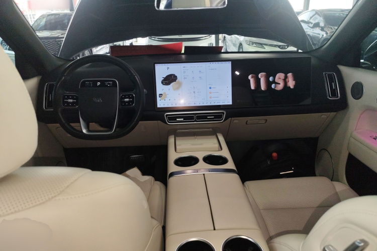 理想汽车 理想L8 2023款 Air中控内饰7002
