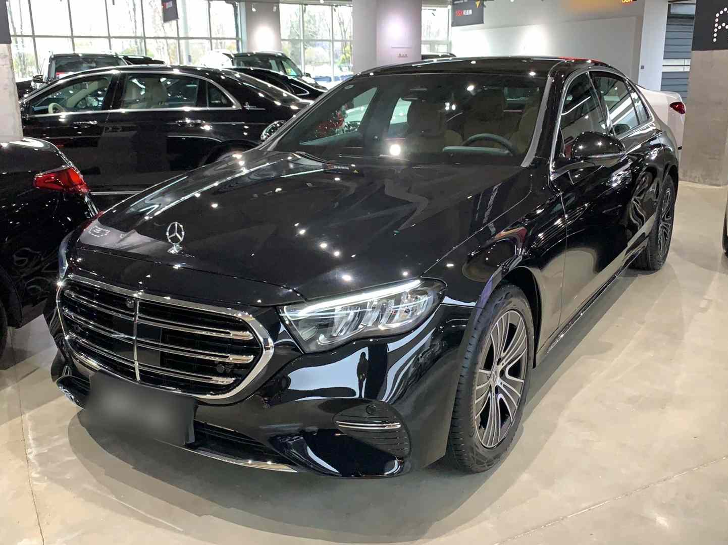 奔驰E级 2026款 E 260 L 经典版(1)