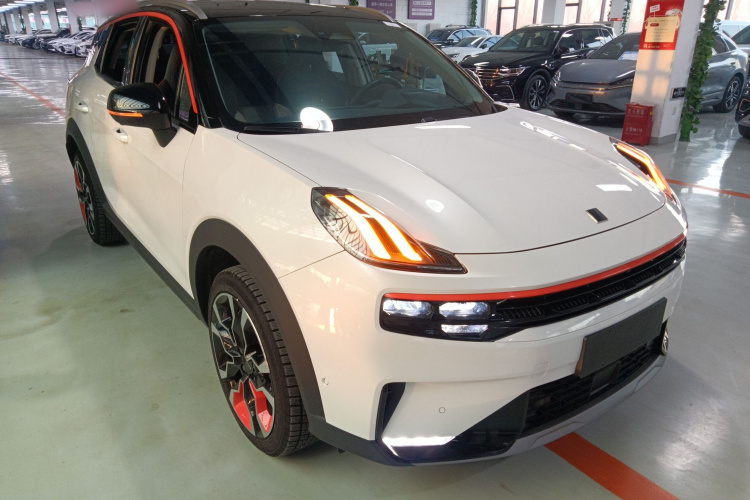 领克06 2020款 1.5T 耀Halo车身外观3