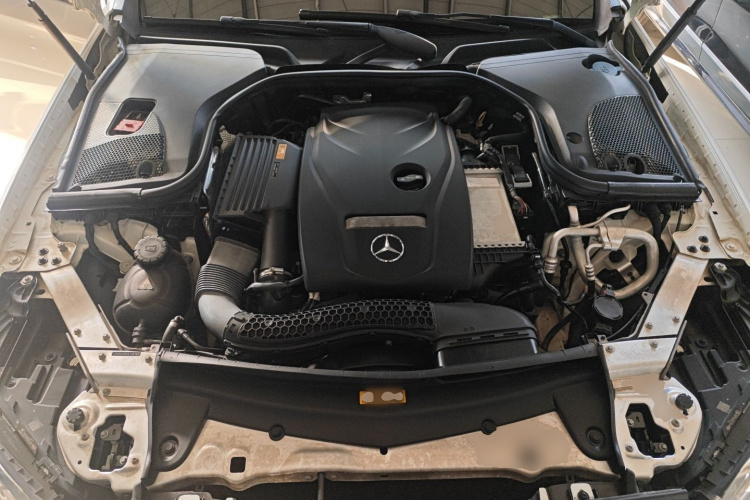 奔驰E级 2016款 E 200 L 运动型机舱底盘24