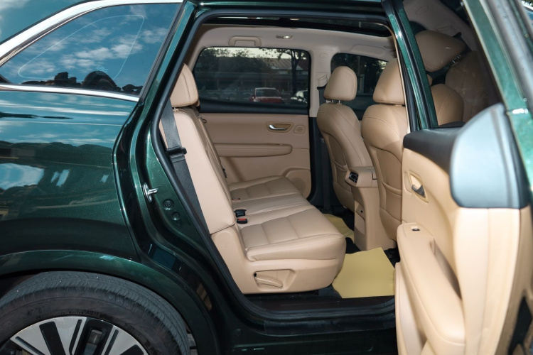 蓝电E5 PLUS 2025款 165km 长续航版PLUS 7座中控内饰7008