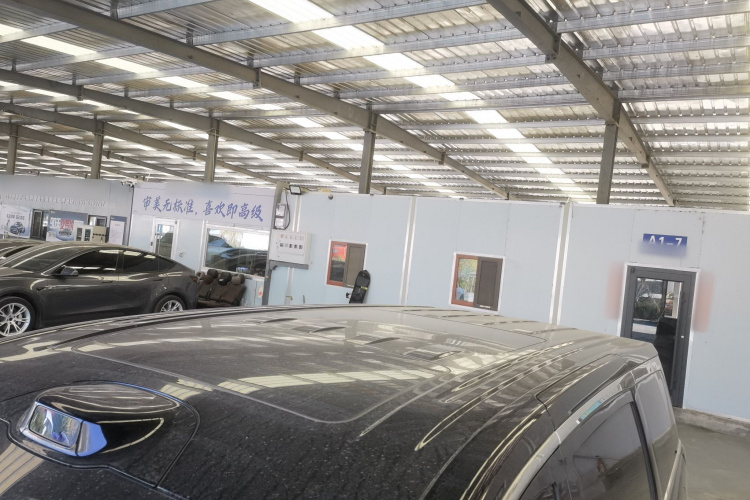 岚图汽车 岚图梦想家 2025款 PHEV 四驱旗舰乾崑版局部细节57