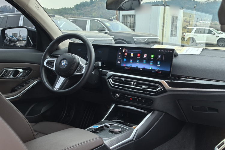 宝马i3 2023款 eDrive 40 L 曜夜套装中控内饰7003