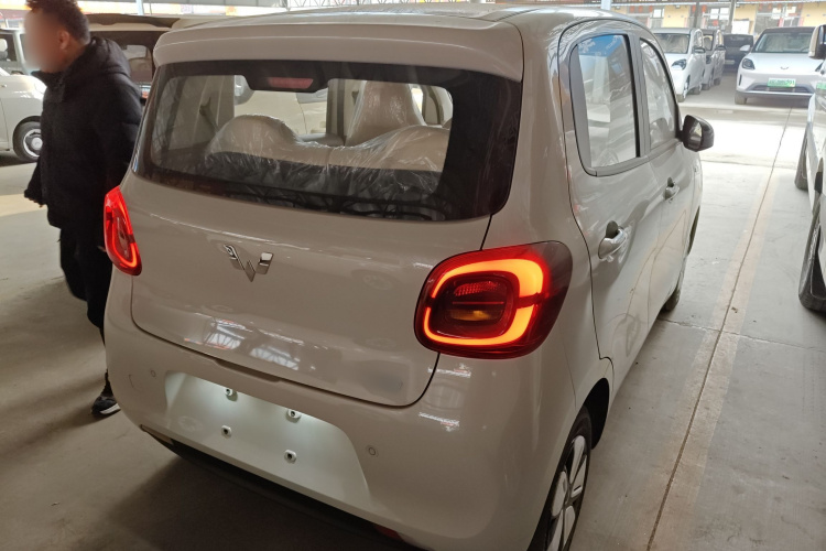 五菱汽车 宏光MINIEV 2025款 四门版 进阶款车身外观7