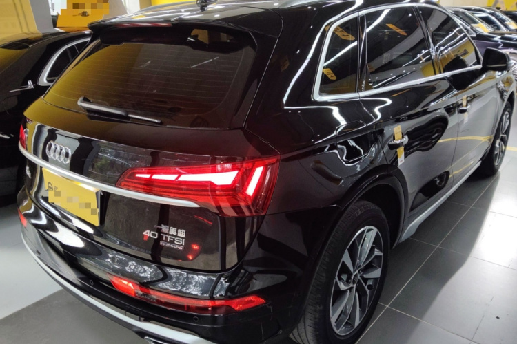 奥迪Q5L 2022款 改款 40T 豪华动感型车身外观6