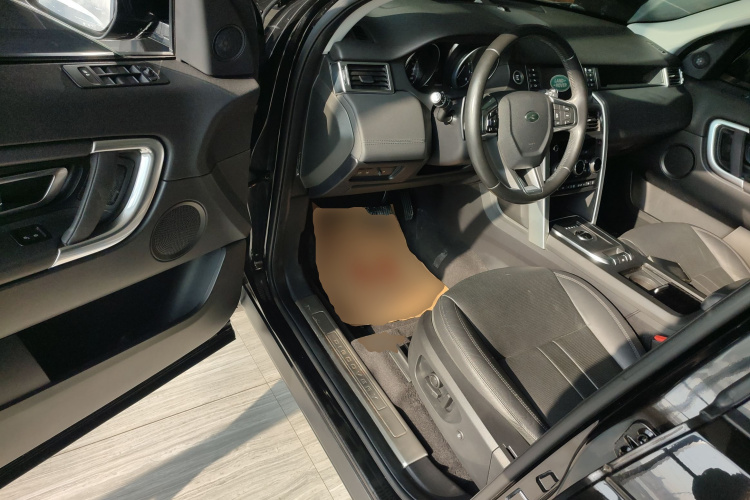 路虎 发现神行 2019款 240PS SE版 国VI中控内饰7003