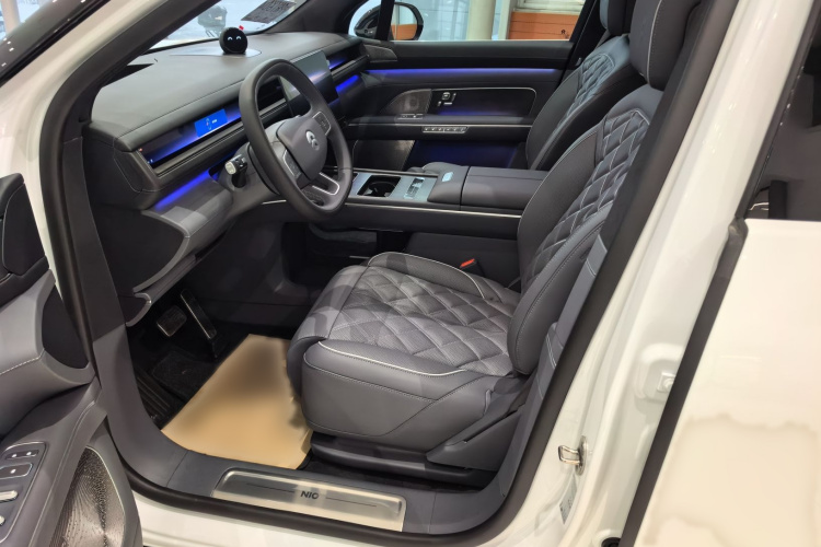 蔚来ES8 2026款 七座行政豪华版中控内饰7001