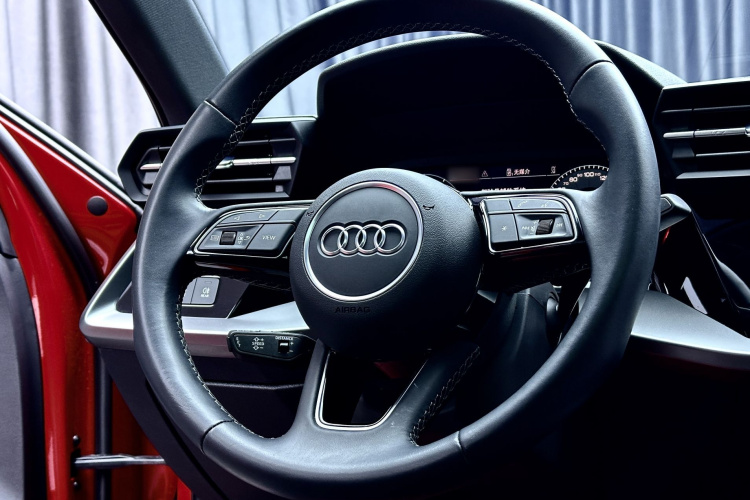 奥迪A3 2023款 改款 A3L Limousine 35 TFSI 时尚运动型中控内饰7003