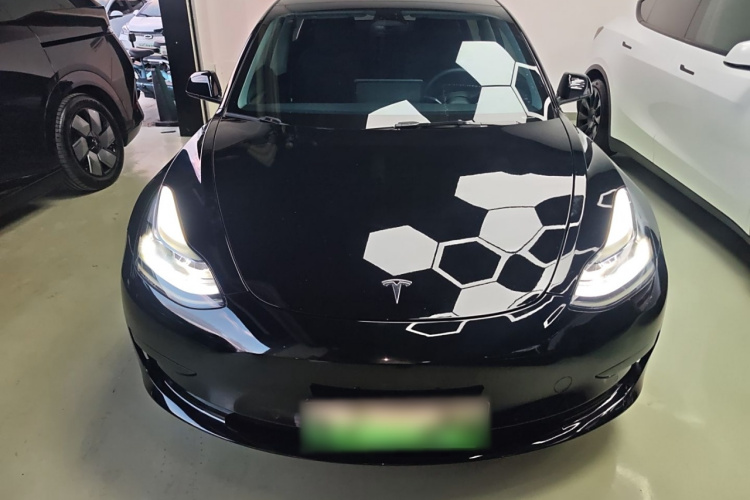 特斯拉 Model 3 2022款 后轮驱动版车身外观2