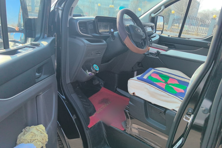 福特 全顺 2023款 2.0T汽油自动多功能商用车中轴中顶5/6座中控内饰20