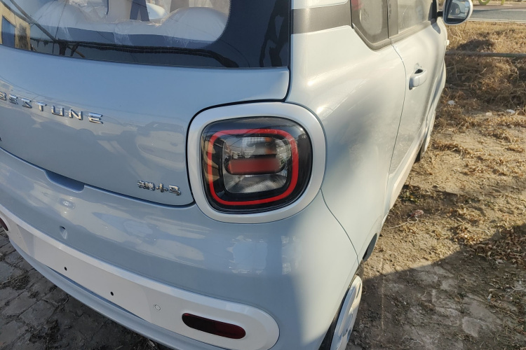 奔腾小马 2026款 222km 萌趣马 Plus车身外观9