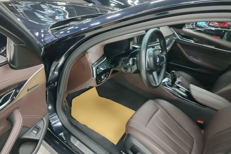 宝马5系 2020款 525Li M运动套装中控内饰20