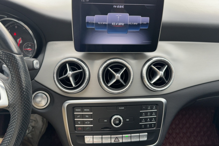 奔驰CLA 2018款 CLA 220 4MATIC局部细节16