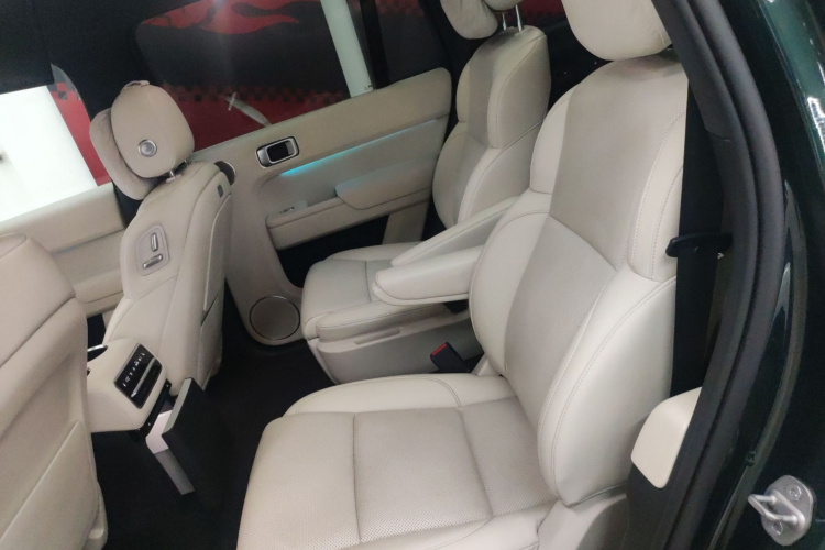 理想汽车 理想L9 2022款 Max中控内饰7004