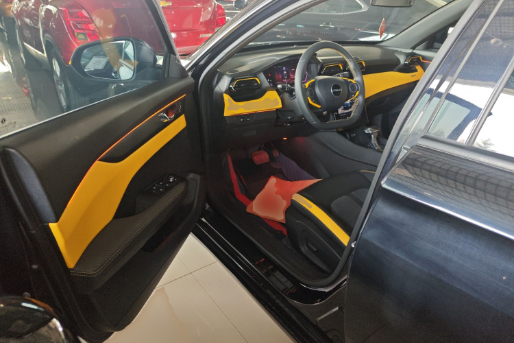 东风风神 奕炫 2023款 马赫版 1.5T 自动追猎骑士版中控内饰7003