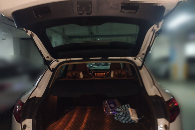 众泰SR9 2017款 2.0T 自动极致之光版局部细节23